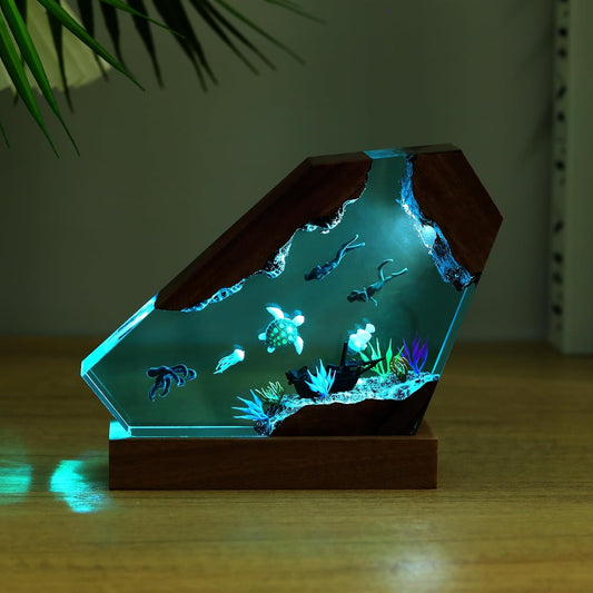 Ocean Creative Epoxy Resin Wood Light Lamp, Handmade Aquatic Ocean Lamp Deep Sea Diver Cave Diving Enthusiasts Led Night Light